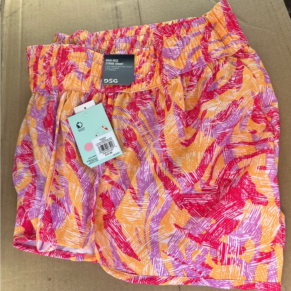 NWT Dick’s Sporting Goods. (DSG) high-rise shorts. 3” inseam. Built in Brief